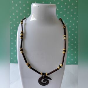4/$20๐ฅCoco Wooden Necklace